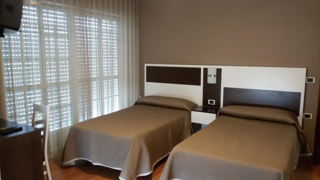 Hotel El Millon Viveiro Buitenkant foto
