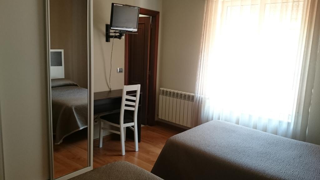 Hotel El Millon Viveiro Buitenkant foto