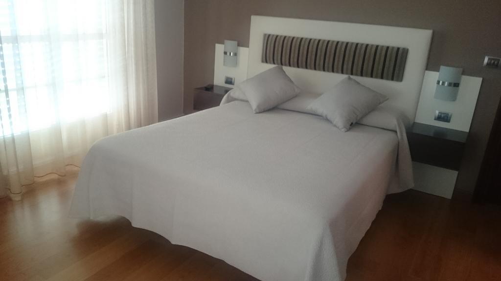 Hotel El Millon Viveiro Buitenkant foto